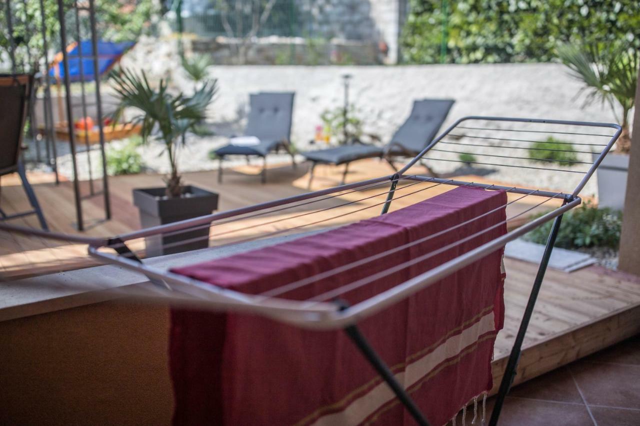 Exclusive City Center Apartment With Garden Ρόβινι Εξωτερικό φωτογραφία